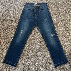 Sun and Shadow brand form Nordstrom. Size 27 jeans, great condition.